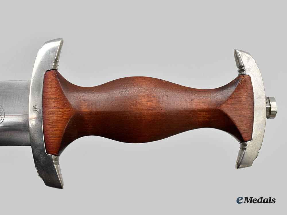 germany,_nskk._a_model1933_service_dagger,_motorgruppe_wesfalen,_by_carl_eckhorn_l22_mnc9943_486