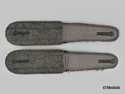 germany,_ss._a_set_of_waffen-_ss_gebirgsjäger_unterscharführer_shoulder_straps_l22_mnc9954_391