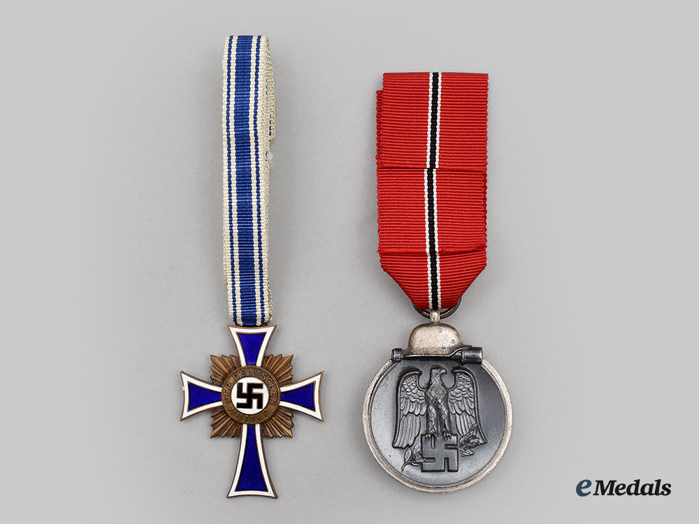 germany,_third_reich._a_pair_of_decorations_l22_mnc9983_326