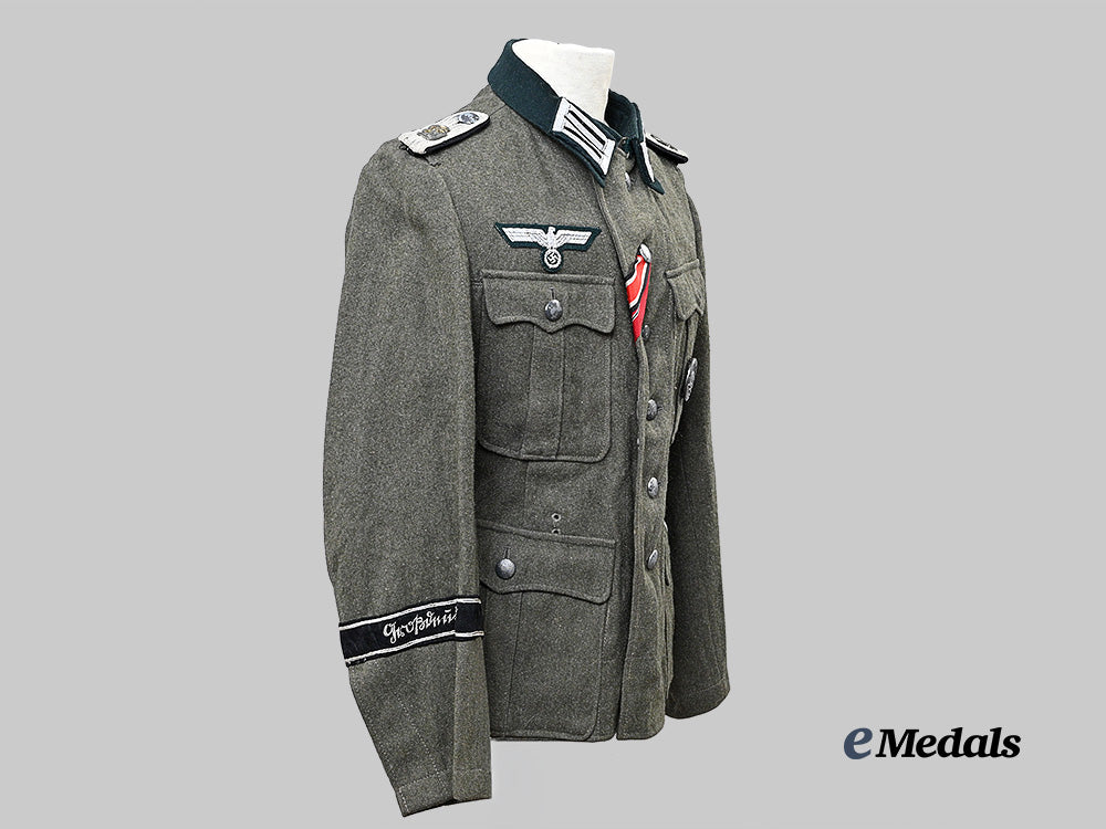 germany,_heer._a_rare_großdeutschland_division_service_tunic_for_a_leutnant_of_engineers,_late-_war_example_e_medals__g62717_3