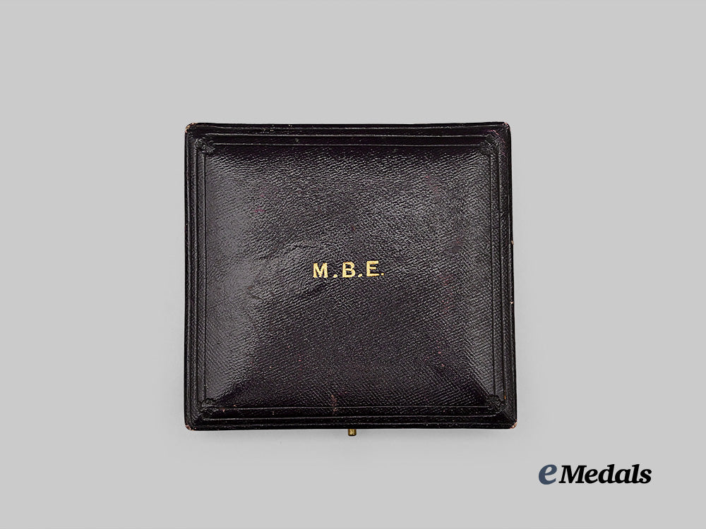 united_kingdom._a_lot_of_two_order_of_the_british_empire_cases_e_medals__m0332-34_3