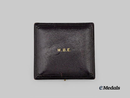 united_kingdom._a_lot_of_two_order_of_the_british_empire_cases_e_medals__m0332-34_3