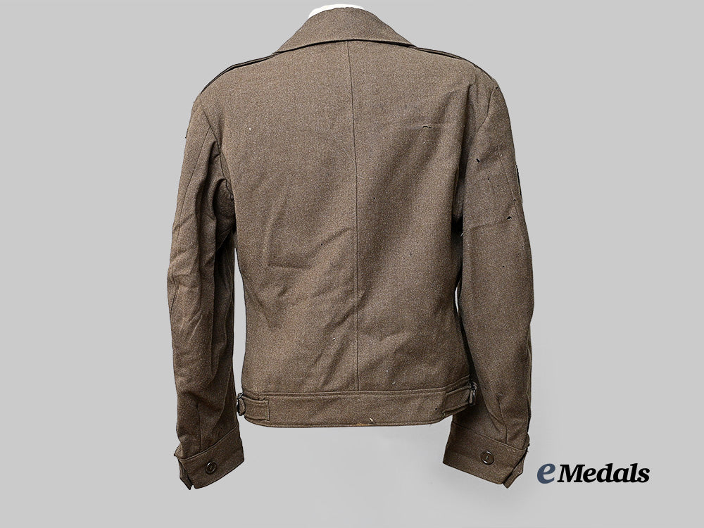 united_states._a_third_division_eisenhower_jacket_with_m1937_general_service_shirt_e_medals__w8599_14