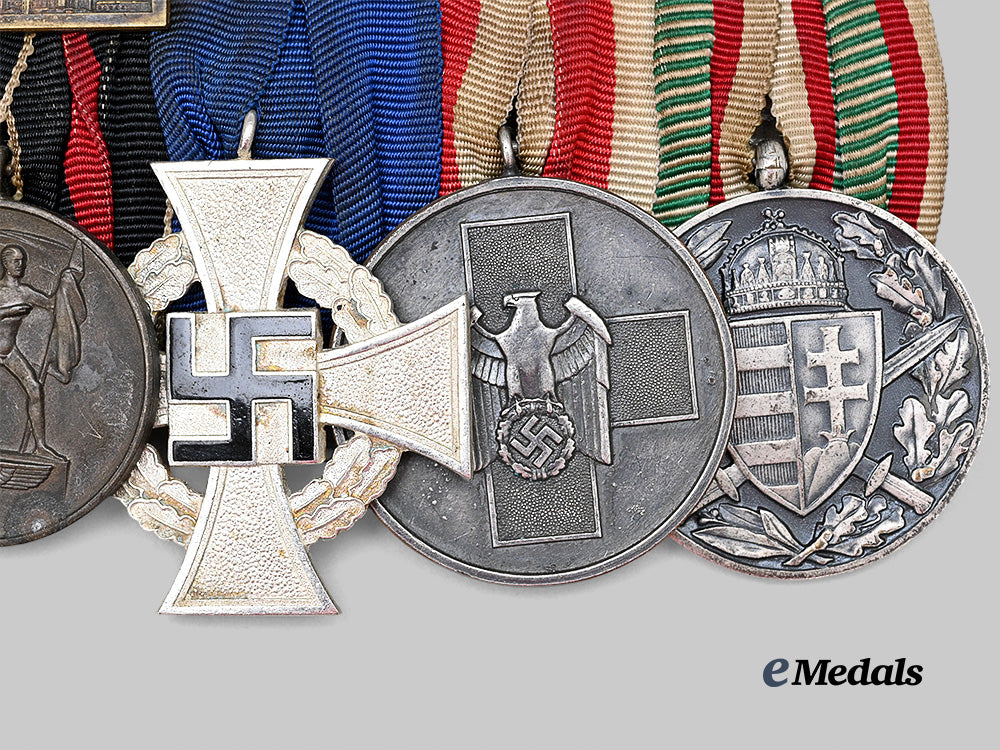 germany,_third_reich._a_medal_bar_for_a_first_and_second_world_war_non-_combatant_e_medals__g62923_3