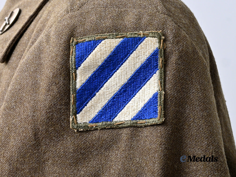 united_states._a_third_division_eisenhower_jacket_with_m1937_general_service_shirt_e_medals__w8599_18