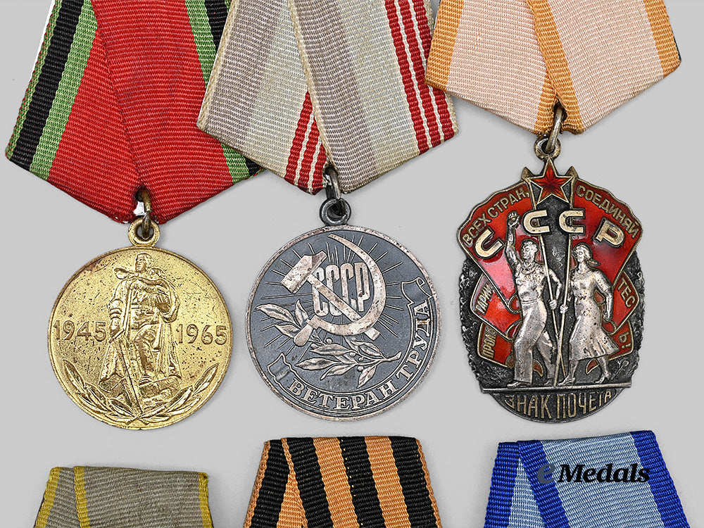 russia,_soviet_union._a_mixed_lot_of_orders_and_medals_for_military_and_labour_service_e_medals__e_u24589_3