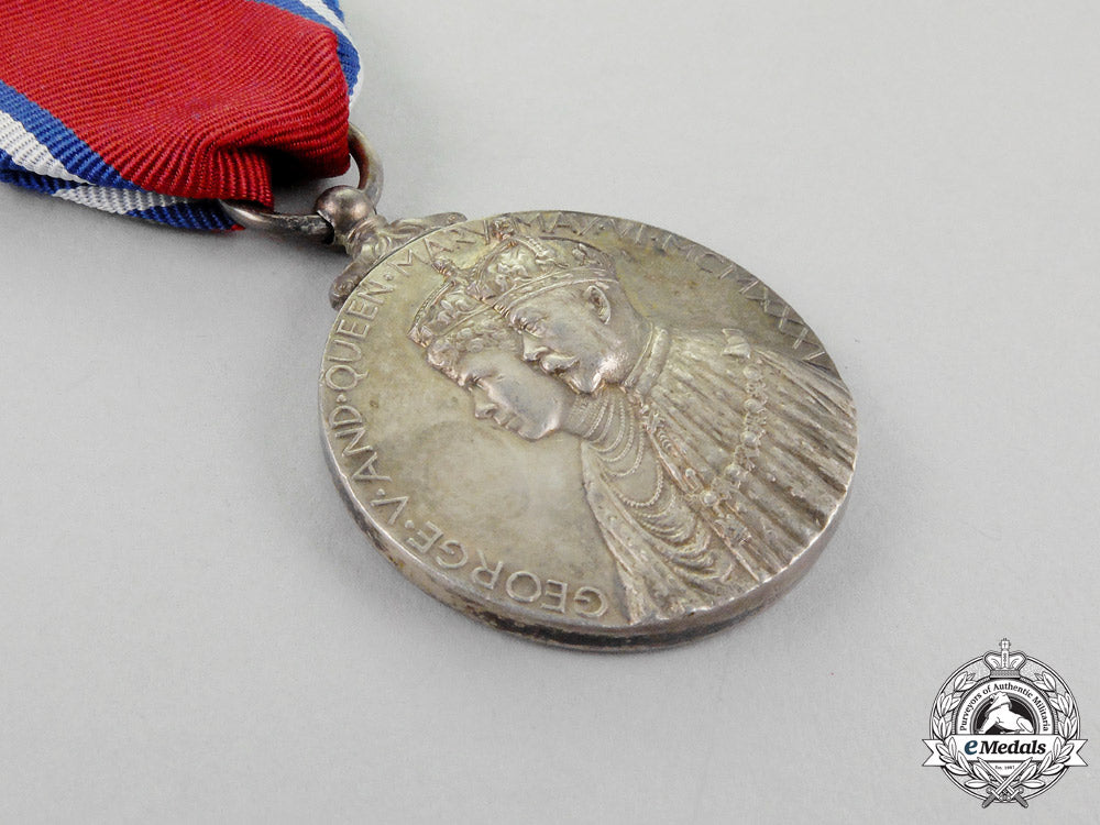 two_british_commemorative_medals_l_135_1