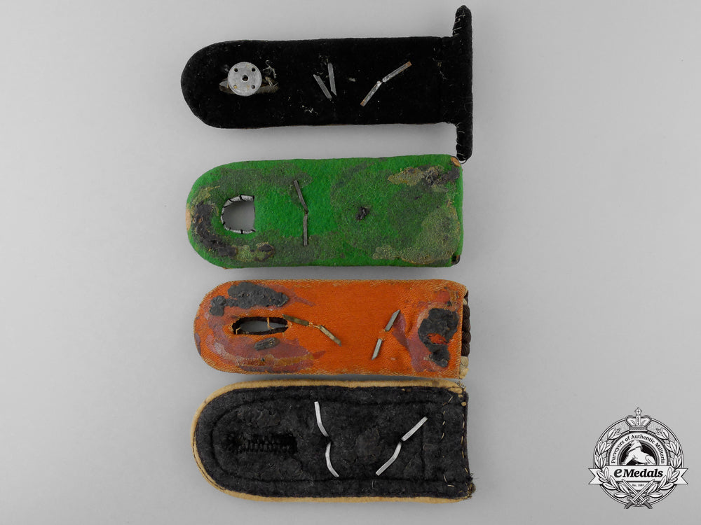 germany._a_lot_of_four_shoulder_straps_l_239