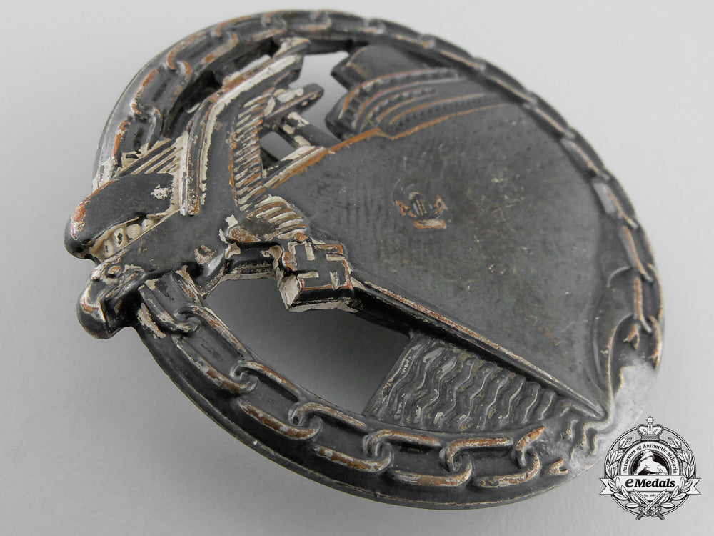 a_kriegsmarine_blockade_runner_badge_by_schwerin,_berlin_l_309