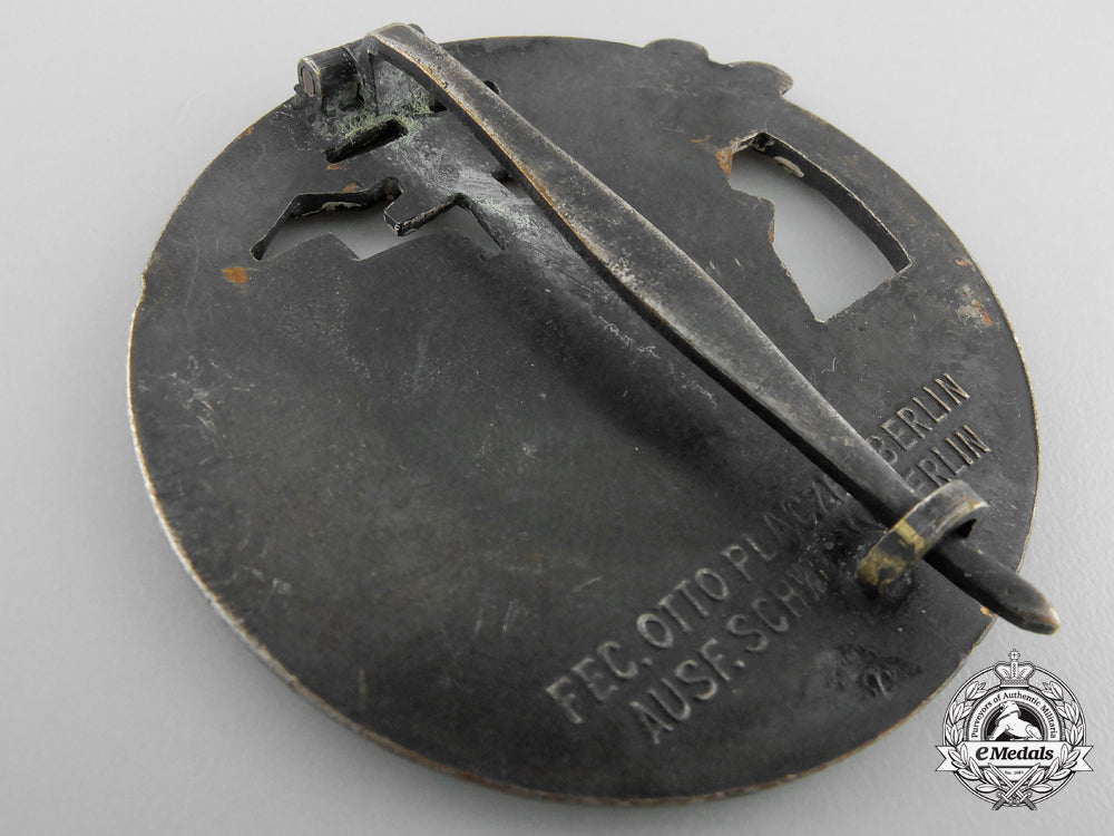 a_kriegsmarine_blockade_runner_badge_by_schwerin,_berlin_l_310