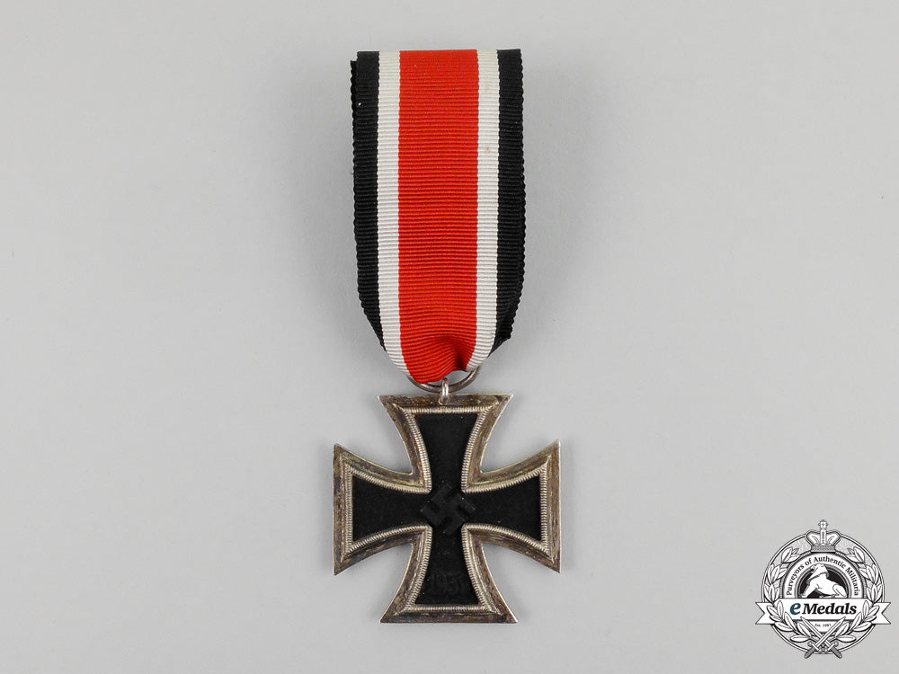 a_mint_iron_cross1939_second_class_with_its_boutonniere_l_404_1