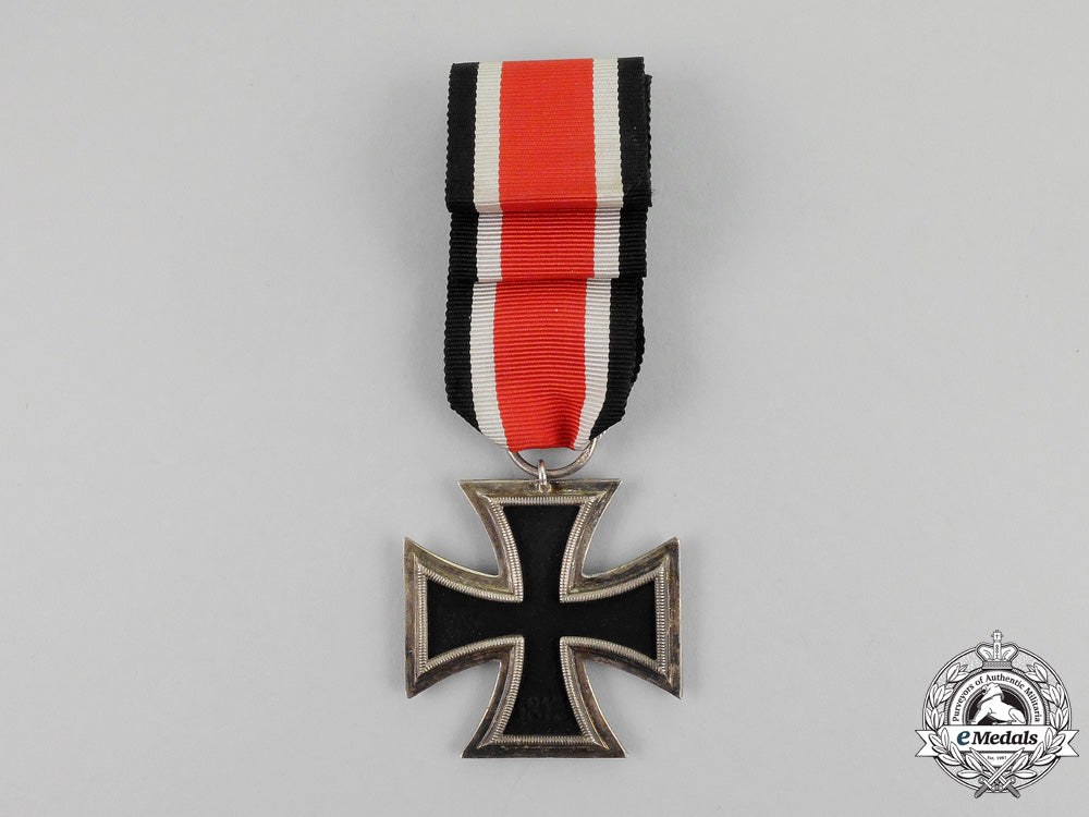 a_mint_iron_cross1939_second_class_with_its_boutonniere_l_407_1
