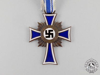 a3_rd_class_cross_of_honour_of_the_german_mother_in_its_packet_of_issue_l_424_1