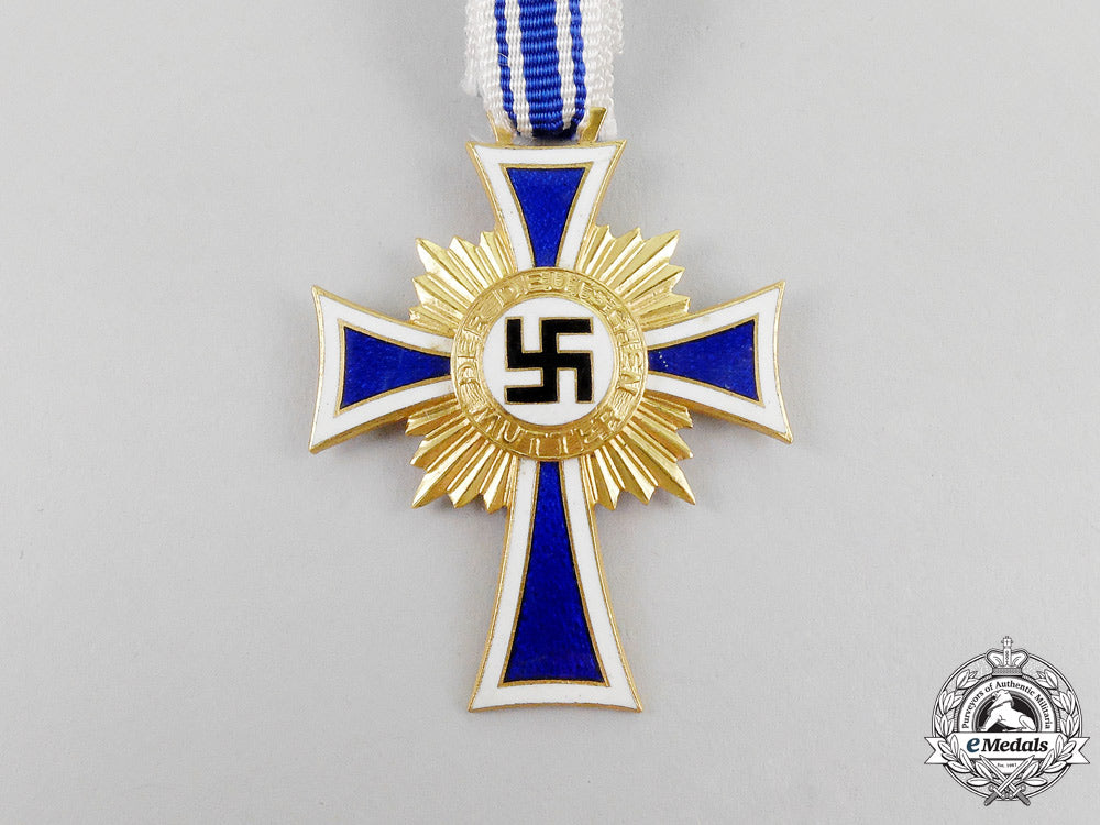 germany,_third_reich._a_gold_grade_honour_of_the_german_mother_with_miniature_l_431