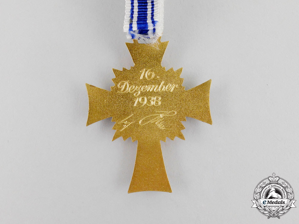 germany,_third_reich._a_gold_grade_honour_of_the_german_mother_with_miniature_l_432