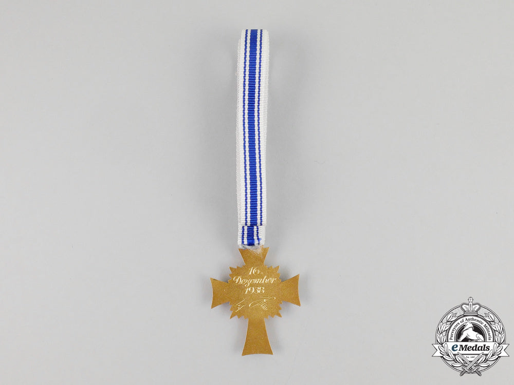 germany,_third_reich._a_gold_grade_honour_of_the_german_mother_with_miniature_l_433