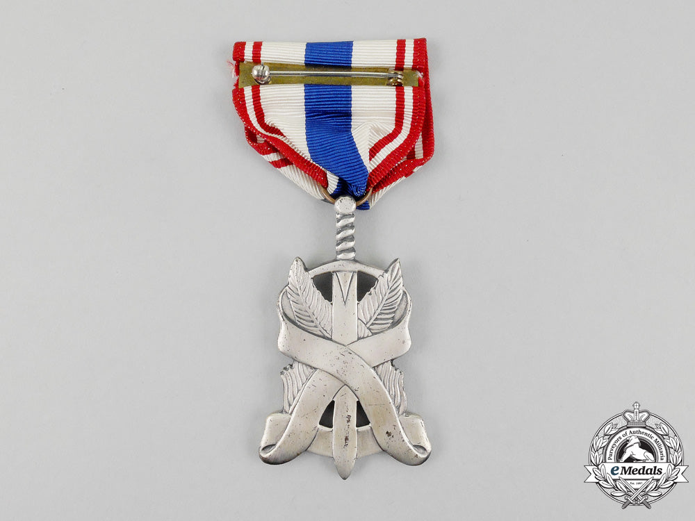 an_american_reserve_officers'_training_corps(_rotc)_medal_for_heroism_l_458_1