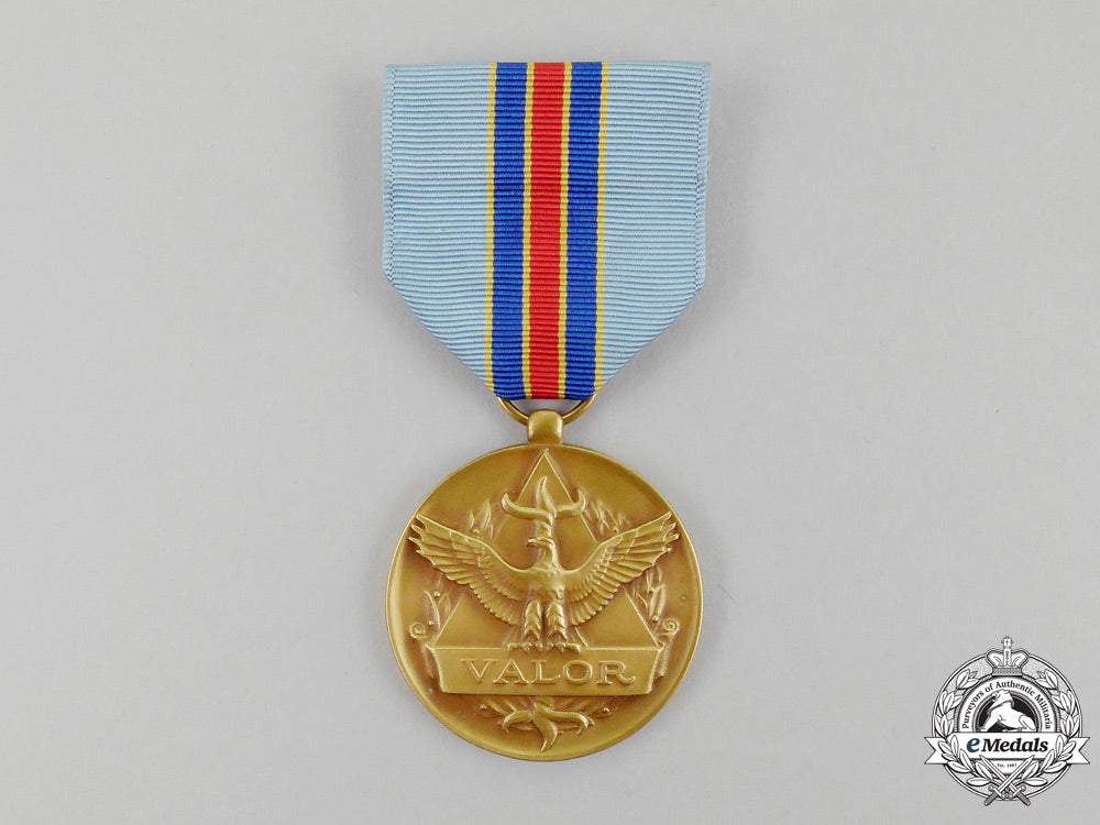 a_united_states_air_force_civilian_award_for_valor_medal_with_boutonniere_l_464_1