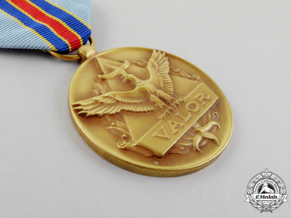 a_united_states_air_force_civilian_award_for_valor_medal_with_boutonniere_l_466_1