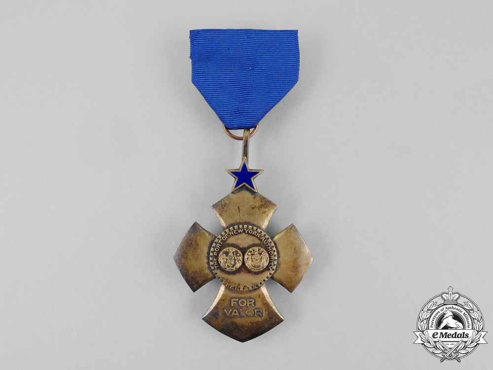 an_american_port_of_new_york_authority_medal_for_valor_l_642_1
