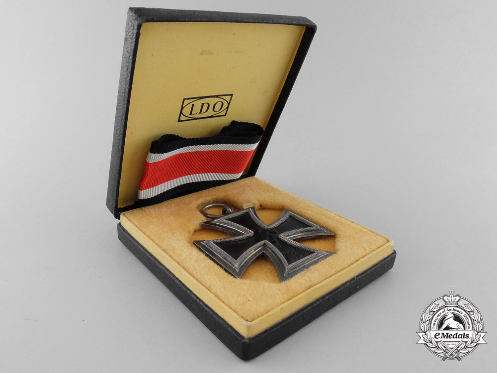 the_iron_cross19391_st&2_nd_classes_of_luftwaffe_oberleutnant_karl_schuh_l_720