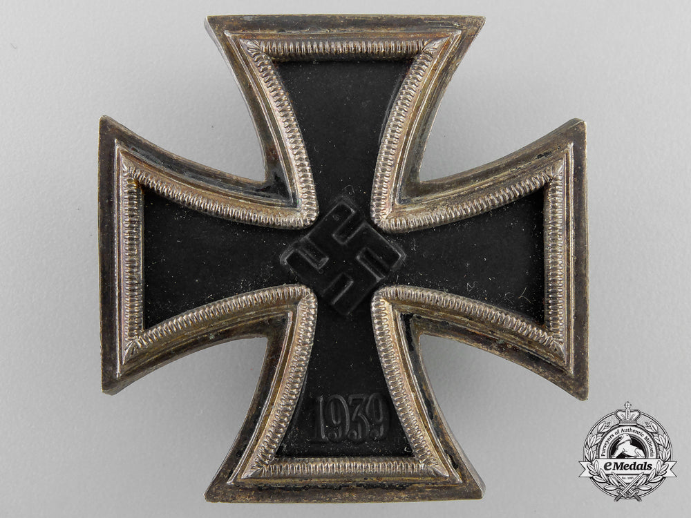 the_iron_cross19391_st&2_nd_classes_of_luftwaffe_oberleutnant_karl_schuh_l_727