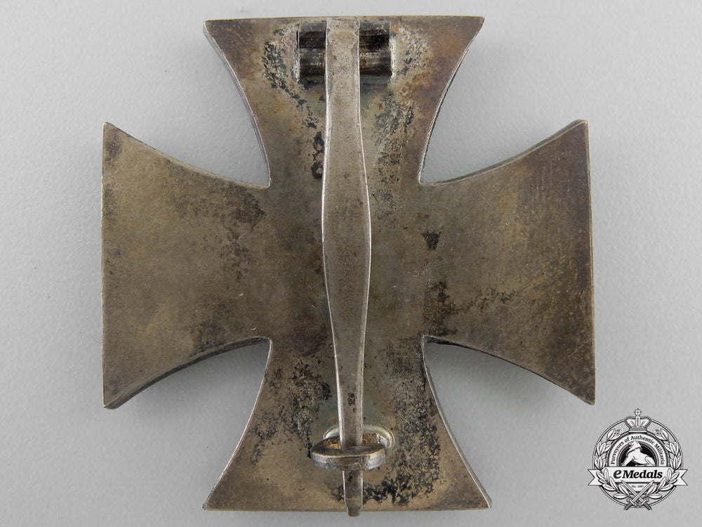 the_iron_cross19391_st&2_nd_classes_of_luftwaffe_oberleutnant_karl_schuh_l_728
