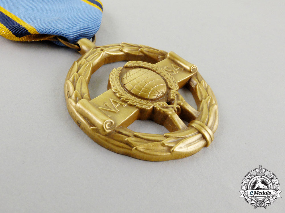 united_states._a_nasa_exceptional_service_medal_l_736_1