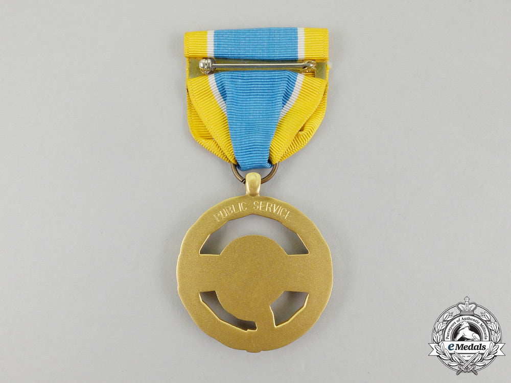united_states._a_nasa_public_service_medal_l_744_1