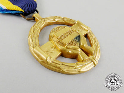 united_states._a_nasa_equal_employment_opportunity_medal_l_748_1