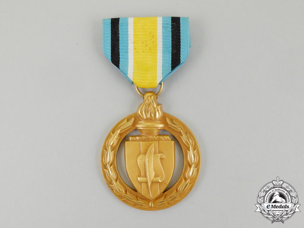 united_states._an_nasa_defense_contract_audit_agency_distinguished_civilian_service_medal_l_749_1