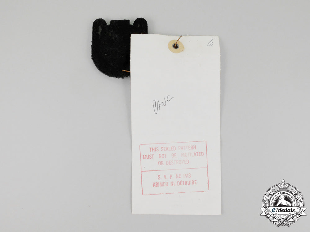 canada._a_lot_of_eight_government_approved_military_samples_l_765_1