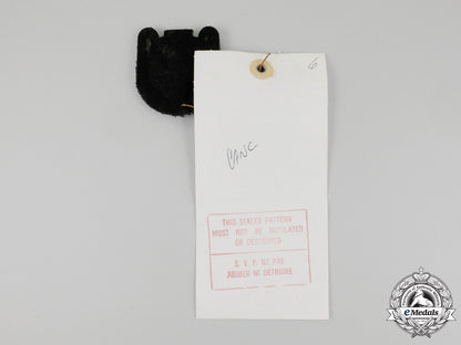 canada._a_lot_of_eight_government_approved_military_samples_l_765_1