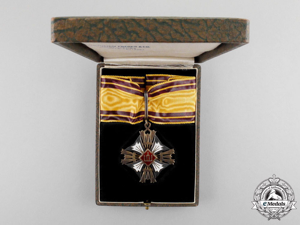 lithuania._an_order_of_the_grand_duke_gediminas;_third_class_neck_badge,_type_ii,_c.1935_m17-1049