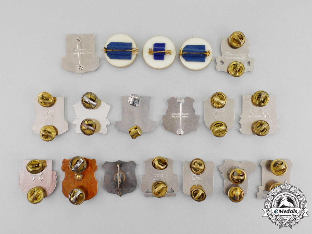united_states._eighteen_army_badges_m17-1170