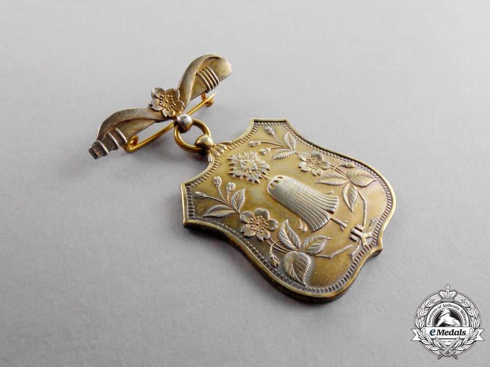 japan._a_iwate_prefecture_fire_brigade_association_honorary_member_badge,_cased_and_boxed_m17-1263