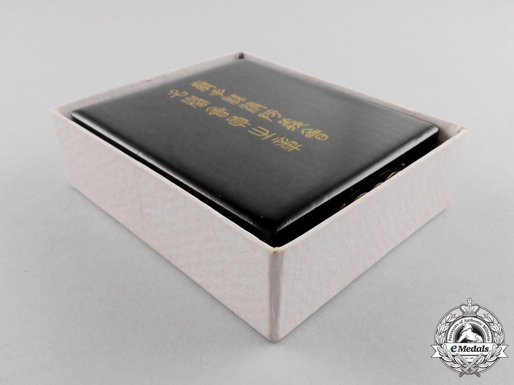 japan._a_iwate_prefecture_fire_brigade_association_honorary_member_badge,_cased_and_boxed_m17-1270