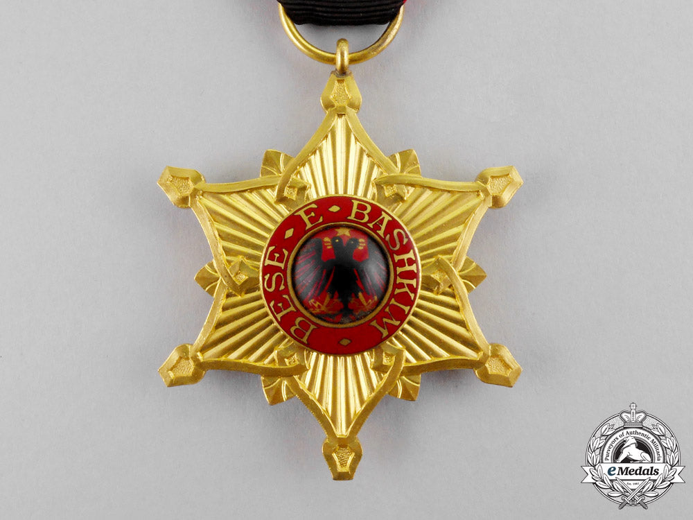 albania._an_order_of_the_black_eagle,_officer's_badge,_c.1930_m17-1317