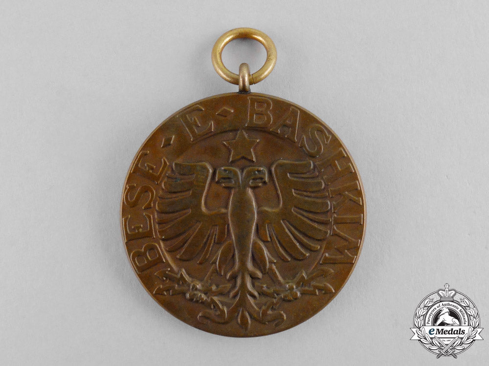 albania._an_order_of_the_black_eagle,1_st_class_gold_grade_merit_medal_m17-1328