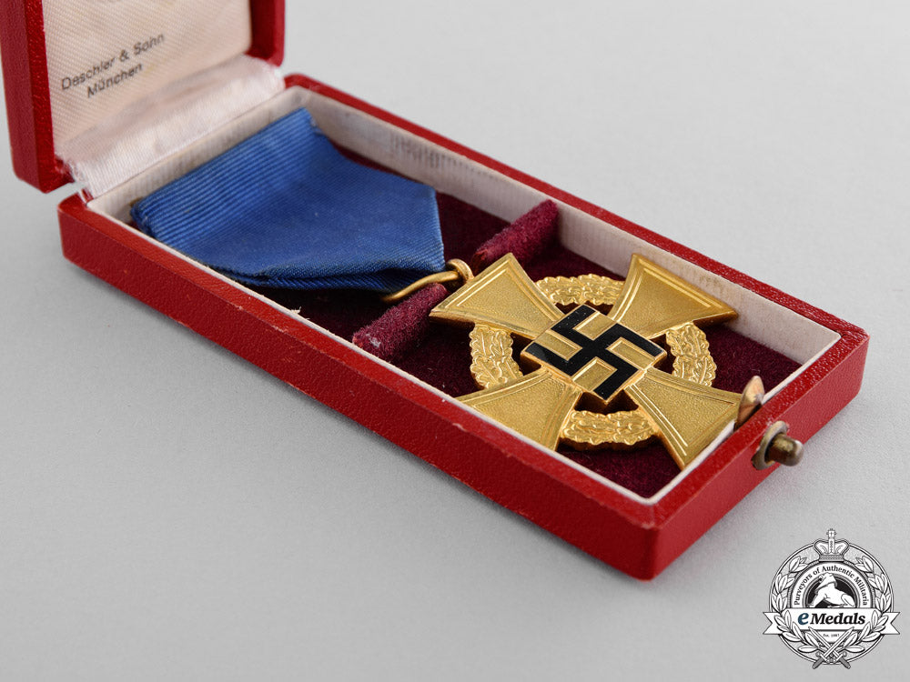germany._a_cased40-_year_civil_faithful_service_cross_by_deschler&_sohn_m17-1441
