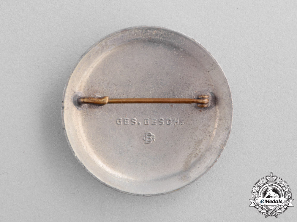 germany._a_drk(_german_red_cross)_nurse’s_aid_badge_m17-1445