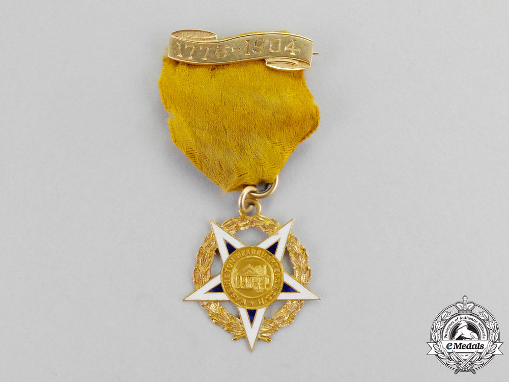 united_states._a_washington_headquarters_association_breast_badge_in_gold,_c.1920_m17-1668