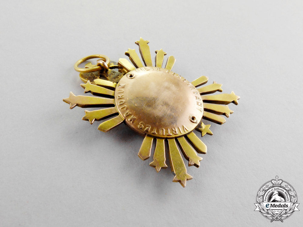 united_states._an_american_society_of_the_colonial_dames_of_america_membership_in_gold,_breast_badge,_c.1880_m17-1680_1_1_1_1_1_1_1_1_1_1_1_1_1_1