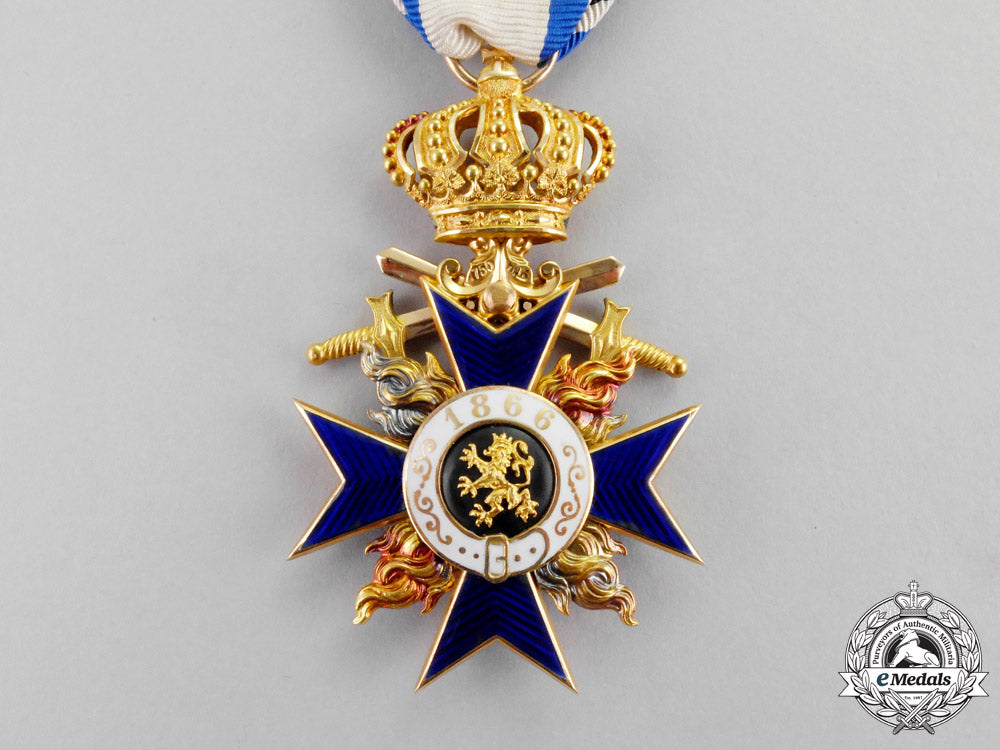 bavaria._an_order_of_military_merit_in_gold,_third_class_with_crown_and_swords,_by_jacob_leser_m17-1699