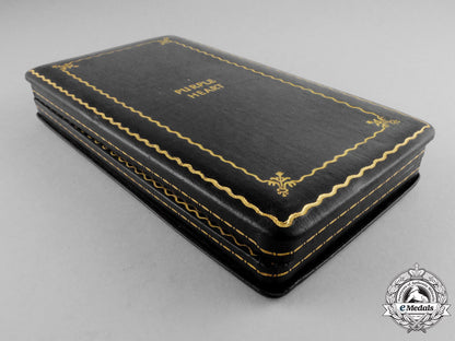 united_states._a_purple_heart_with_case,_c.1945_m17-1829