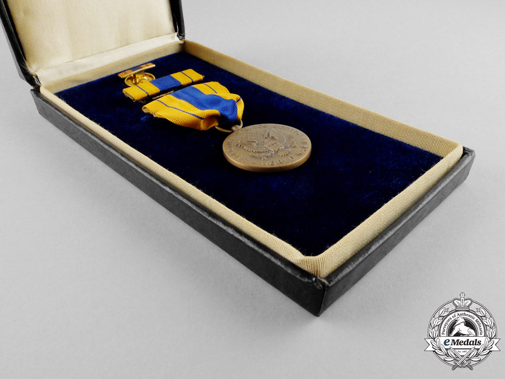 united_states._a_lot_of_second_war_period_service_medals&_awards_m17-1961