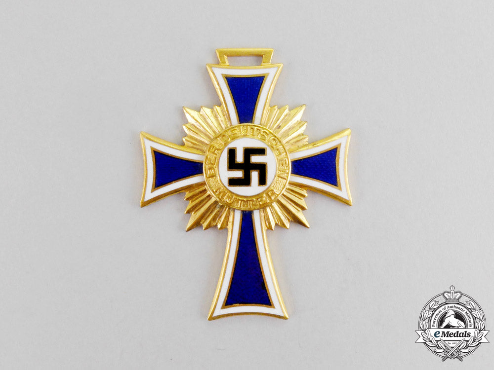 germany._a_mint_gold_grade_mother’s_cross_by_ziemer&_söhne_with_case_m17-2083