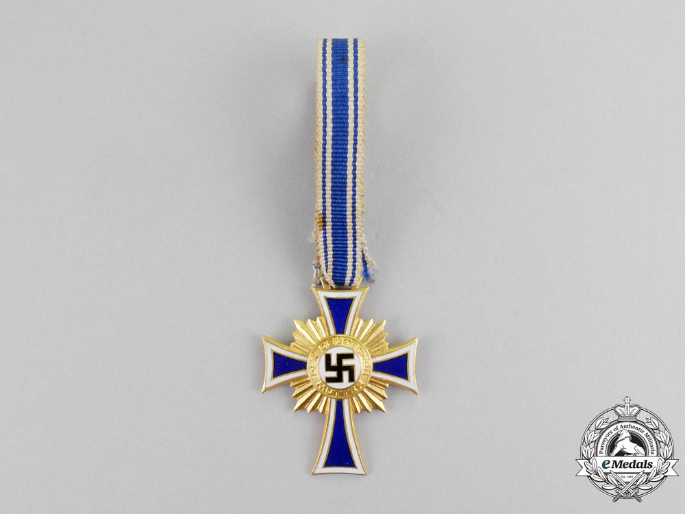germany._a_gold_grade_mother’s_cross_by_a._rettenmaler_with_case_m17-2091