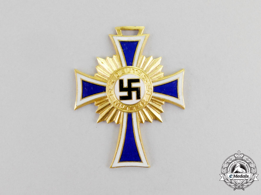 germany._a_gold_grade_mother’s_cross_by_a._rettenmaler_with_case_m17-2092