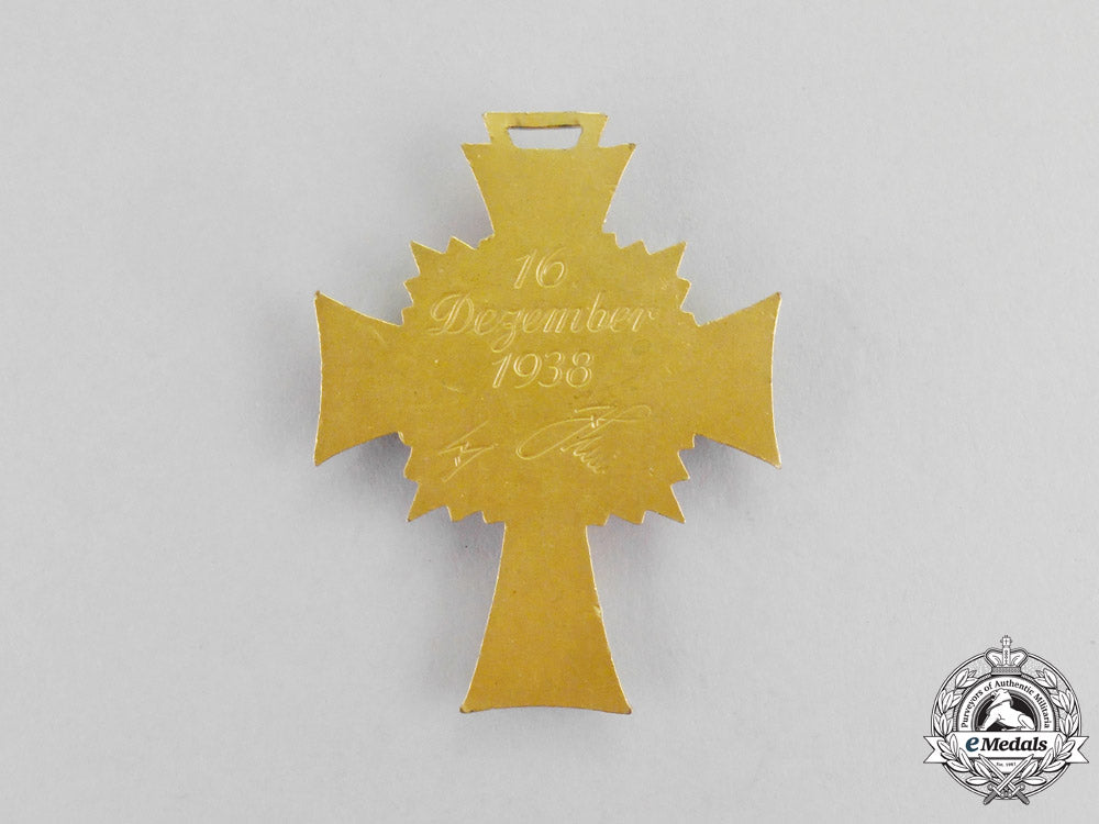germany._a_gold_grade_mother’s_cross_by_a._rettenmaler_with_case_m17-2093